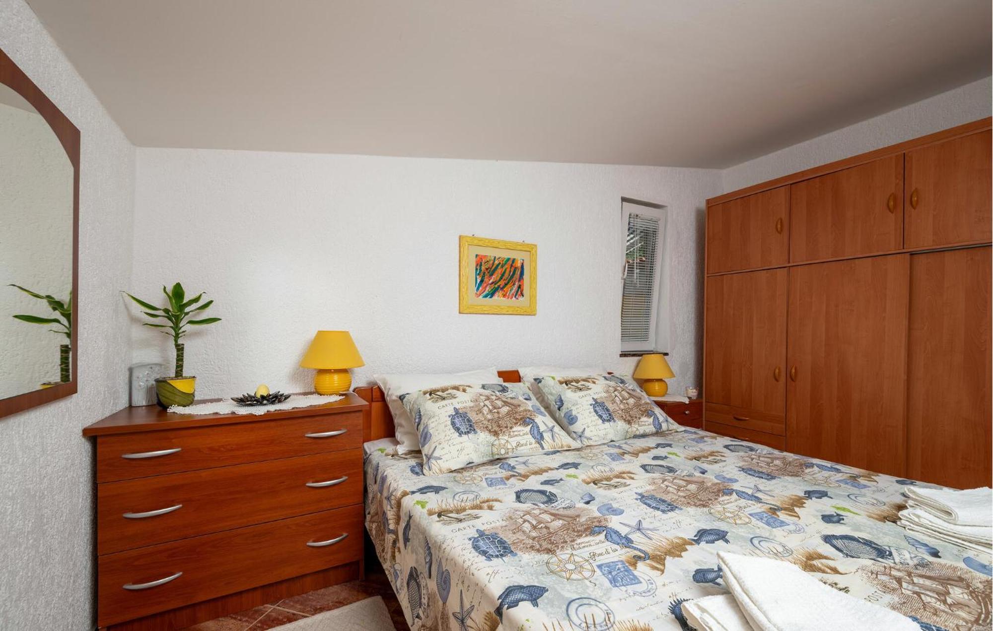 1 Bedroom Beautiful Apartment In Betiga Barbariga Dış mekan fotoğraf